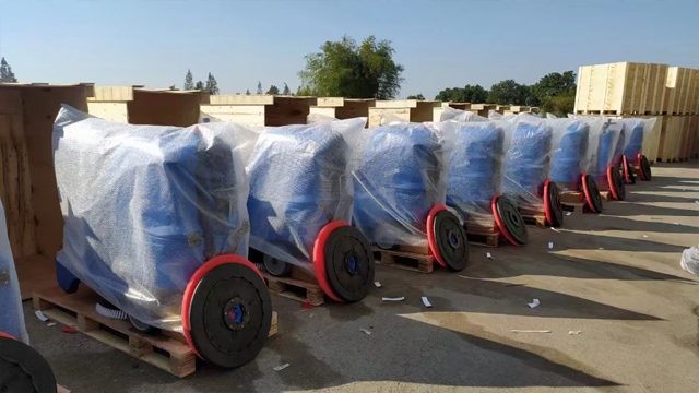 潔臣士洗地機，商場潔凈守護者