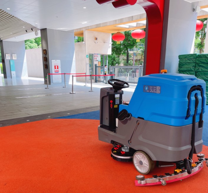 校園洗地機,潔臣士洗地車